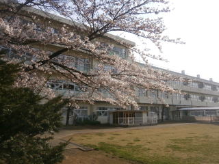 鶴川第三小学校